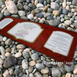 undangan pernikahan warna merah maron isi yati hendri