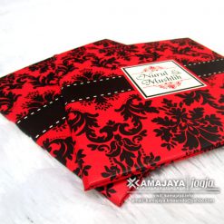 undangan vintage merah