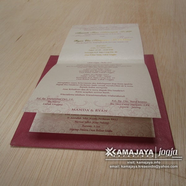 Undangan Single Hardcover Maroon